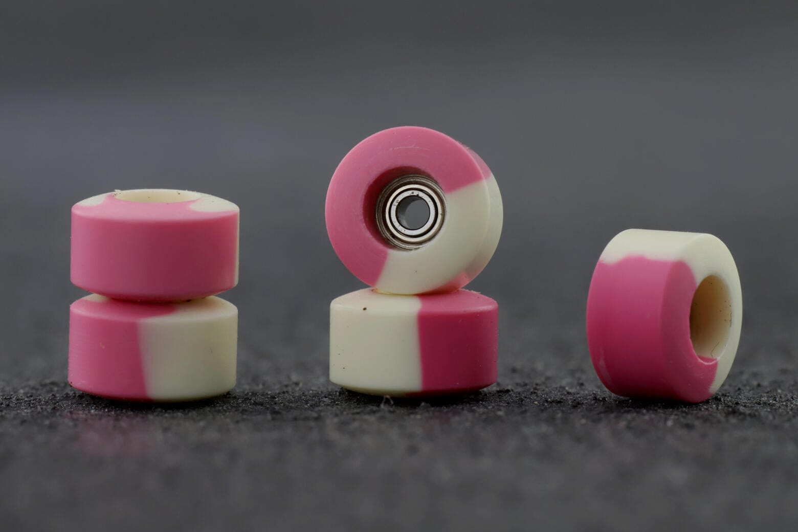 Dirty FB illPills - Pink/White Swirl Urethane Fingerboard Wheels (70D  Street Shape)