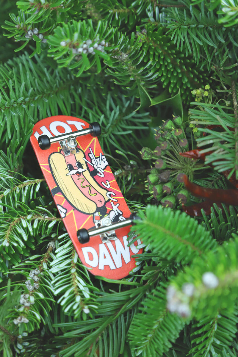 Hot Dawg Pro Complete Wooden Fingerboard (34mm)