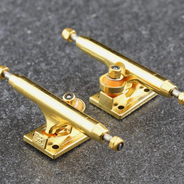 Blackriver - Pro Fingerboard Trucks X-Wide 3.0 gold/gold (34mm) Blackriver - Pro Fingerboard Trucks X-Wide 3.0 gold/gold (34mm)